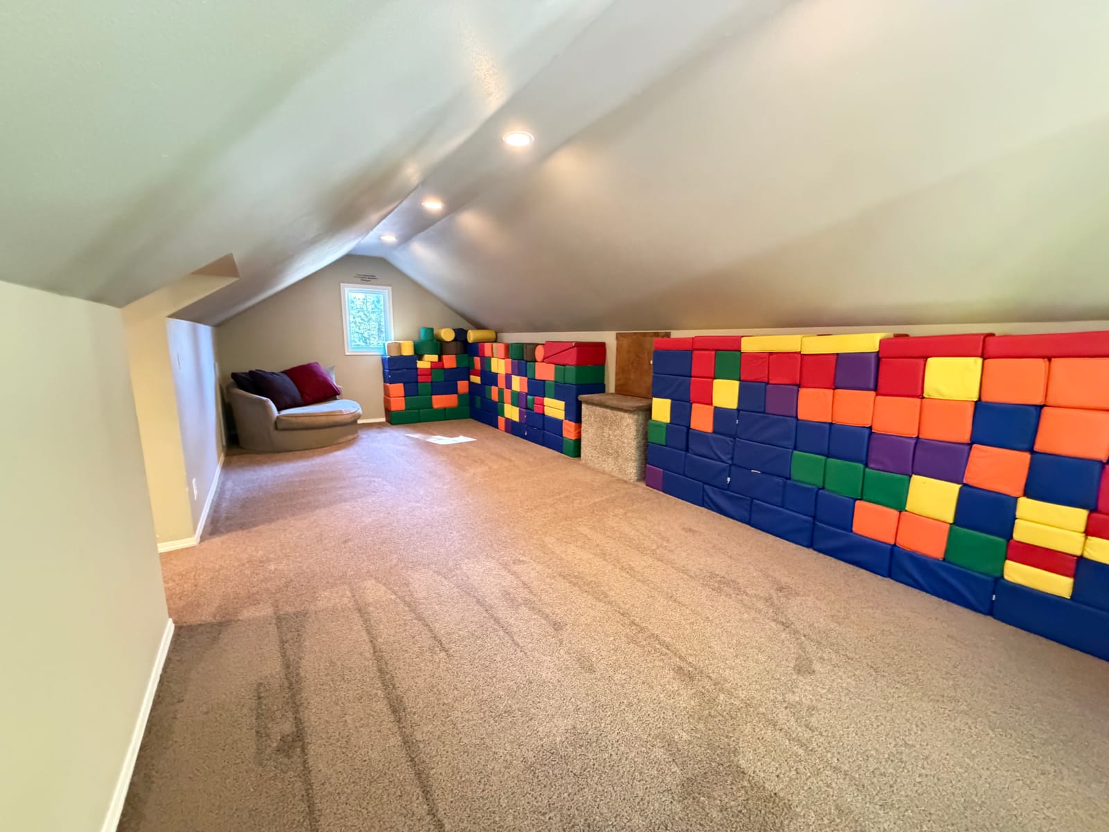 Soft-block play room