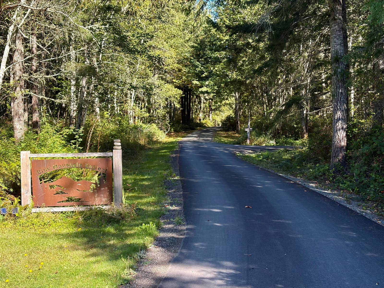 Driveway and Blue Mountain Retreat sign